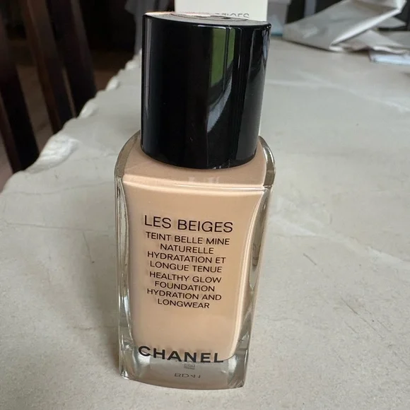 CHANEL Les Beiges Hydration Foundation BD41 - Picture 5 of 7